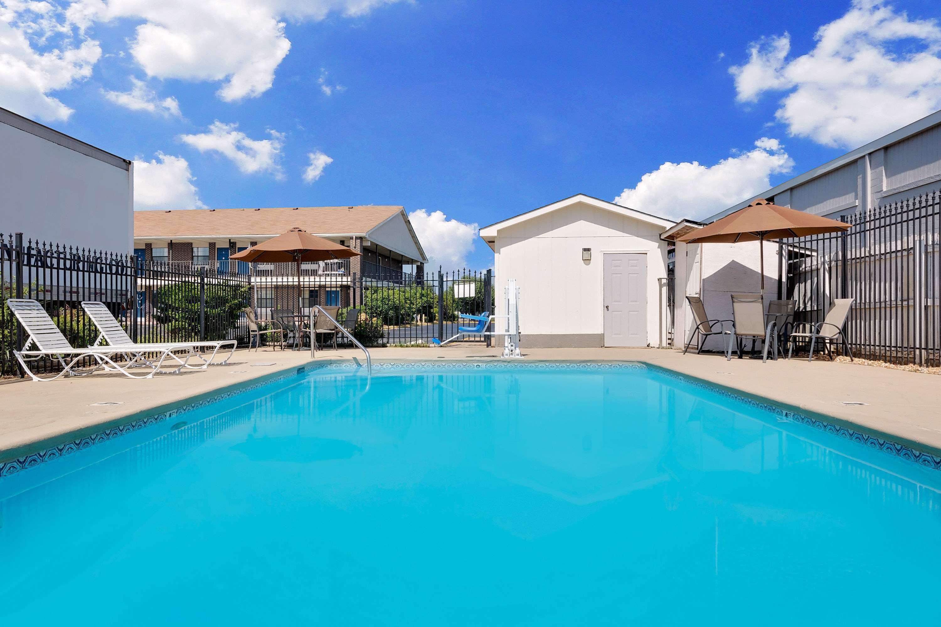 Days Inn By Wyndham Demopolis Exterior foto